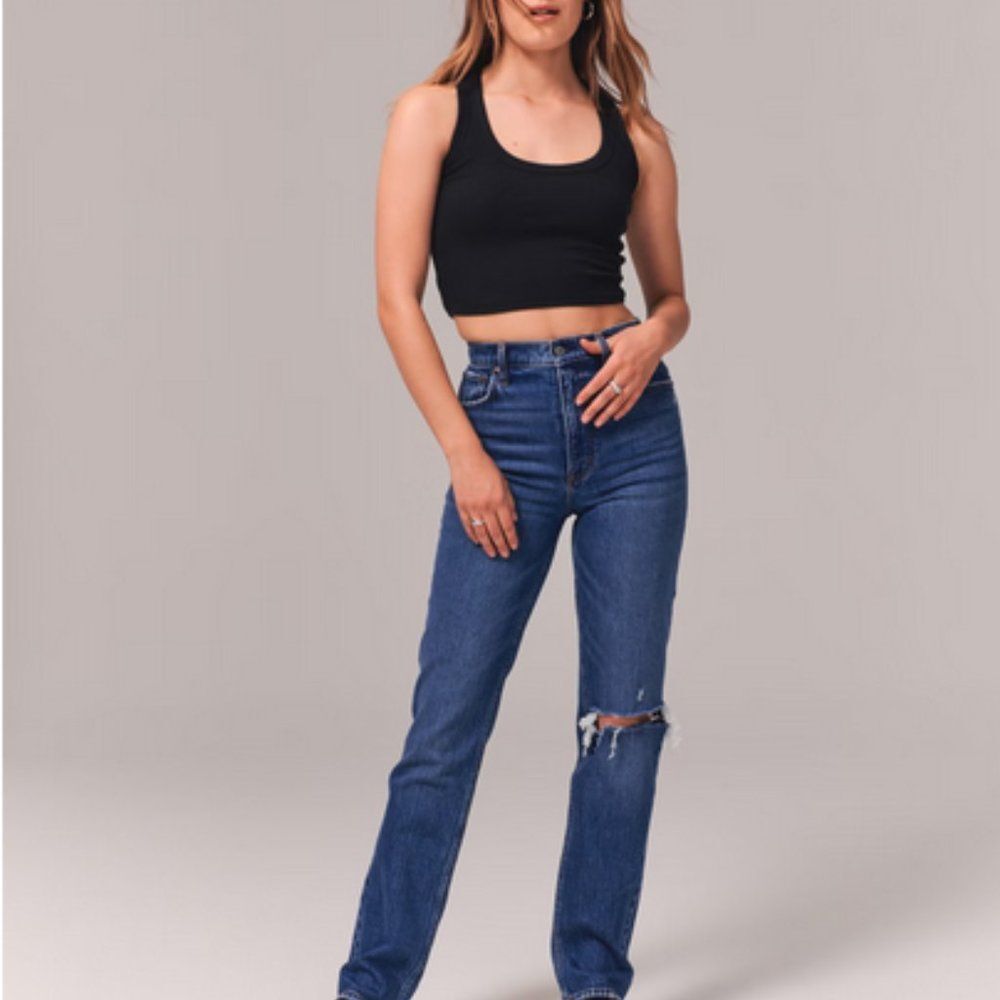 Abercrombie & Fitch Ultra High Rise 90s Straight Jean in medium destroy